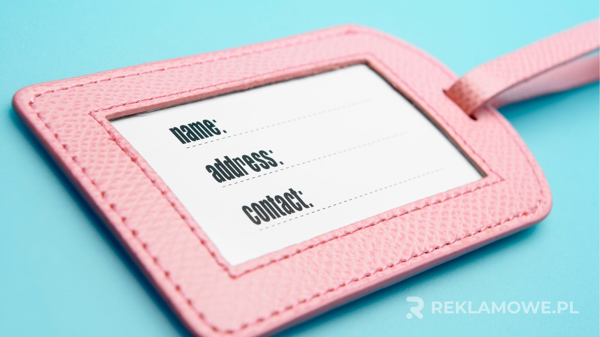 Kreatywne zawieszki reklamowe w różnych kształtach i kolorach