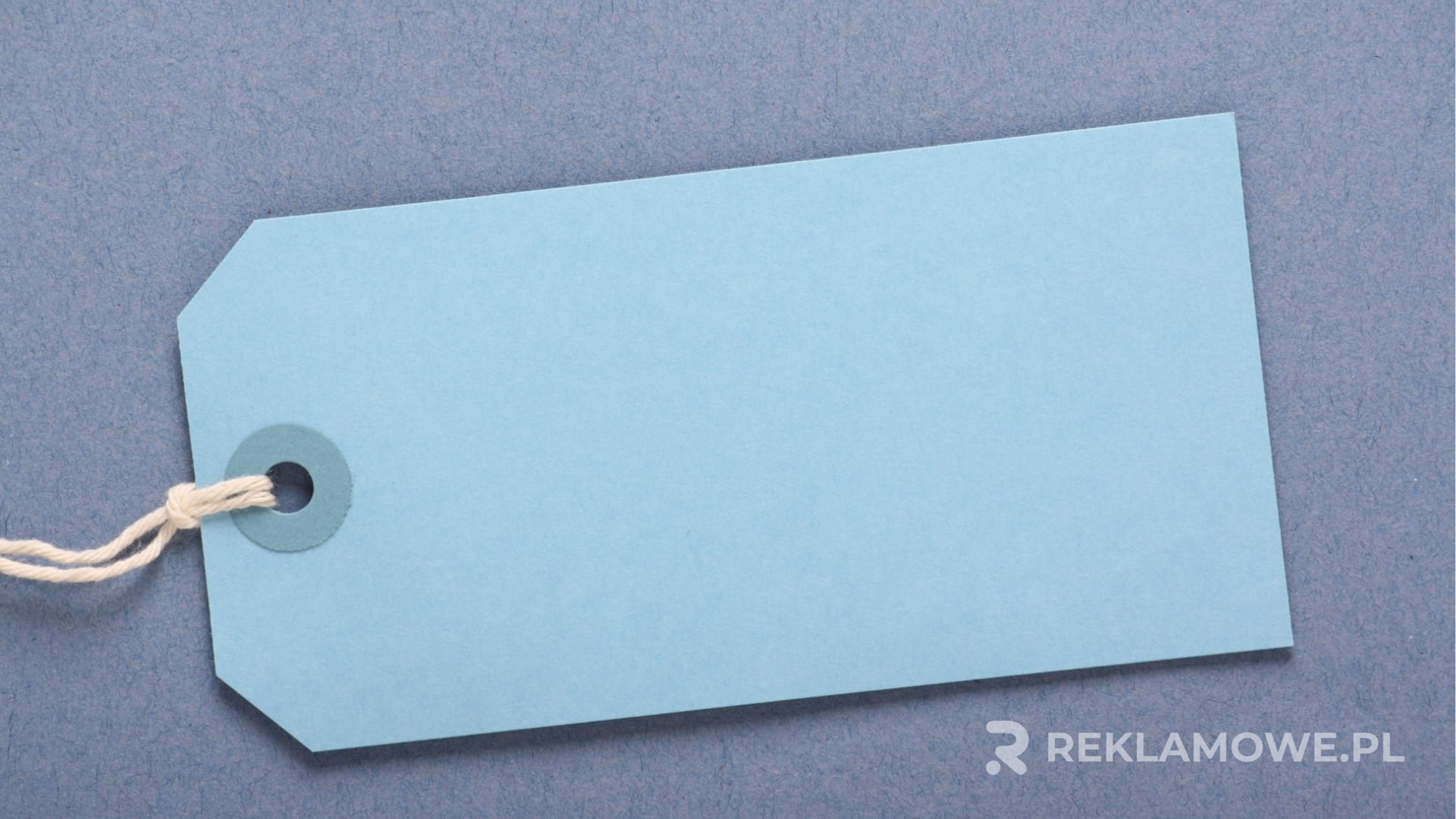 Zróżnicowane materiały używane w produkcji zawieszek reklamowych